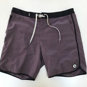 Vuori, Cruise board shorts, size 32